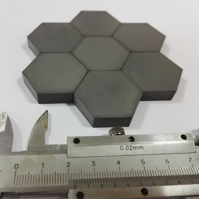 Piastra antiproiettile in carburo di silicio con elevata resistenza alla piegatura e resistenza alla corrosione per armature NIJ standard