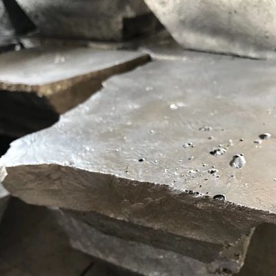 AlMo10 Granula della lega principale di alluminio e molibdeno 3-5 mm Mo10 per la fusione dell'alluminio con aggiunta di molibdeno